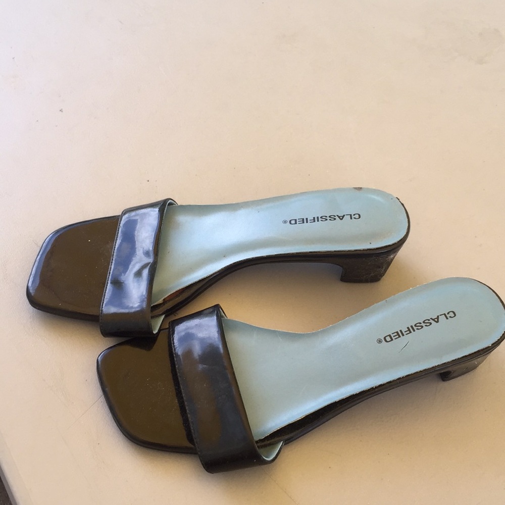 Slippers - Picture 2 of 2